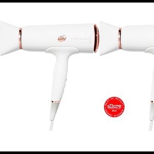 T3 Cura Luxe Professional Ionic Hair Dryer with Auto Pause feature.